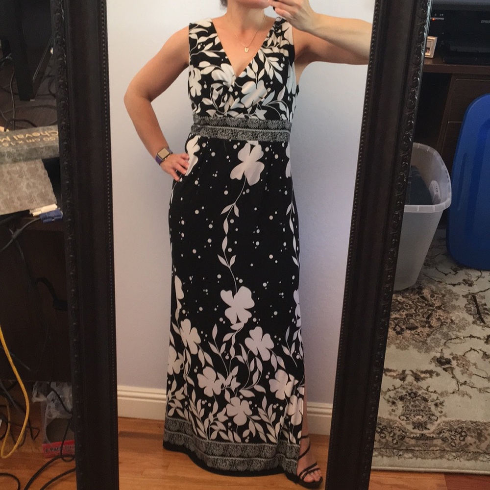 Floral print maxi V-neck dress